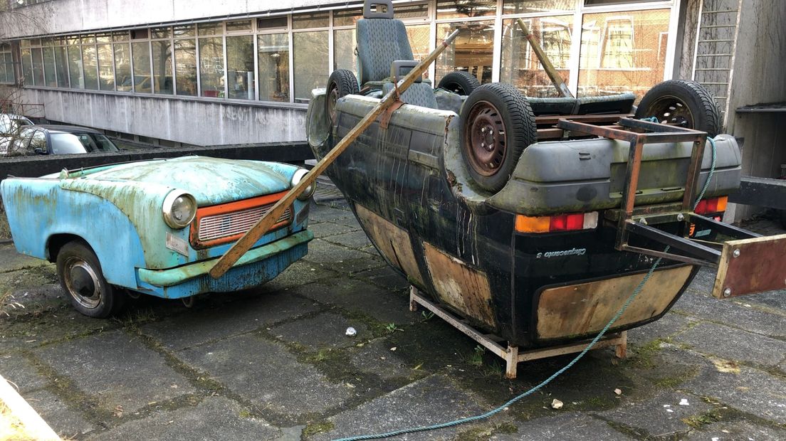 De Fiat Gondola van Lambert Kamps, een kunstwerk dat op de buitenplaats van de Biotoop staat