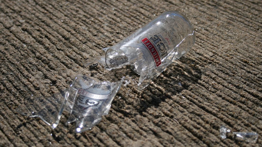 Een gebroken glas, ter illustratie