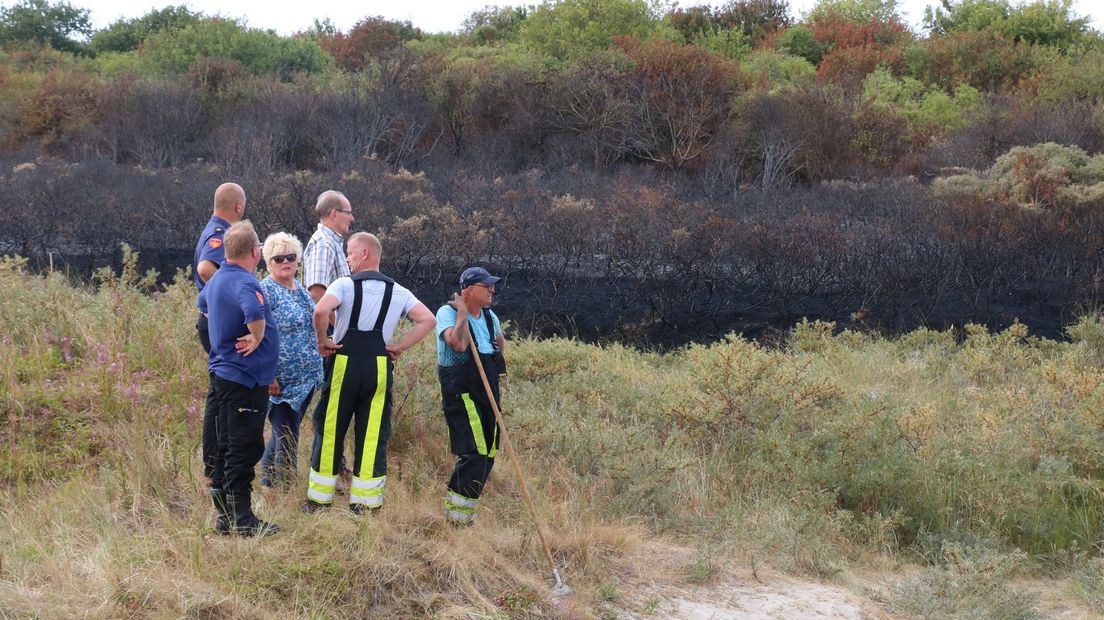Meteen na het blussen van de brand werd de schade opgenomen door diverse eilanders.