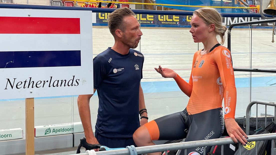 Maike van der Duin op opnium