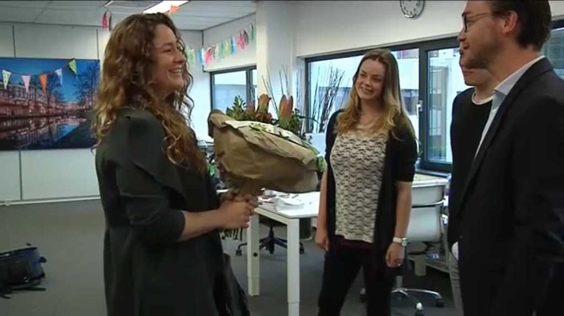 Leonie van der Molen wordt feestelijk onthaald door collega's
