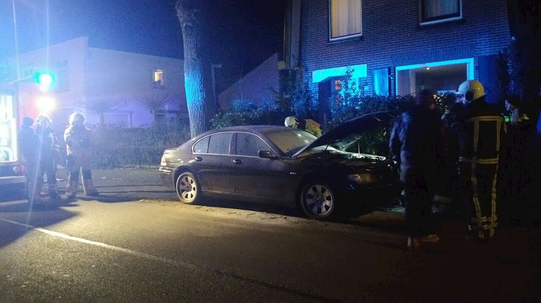 Auto in brand in Boekelo