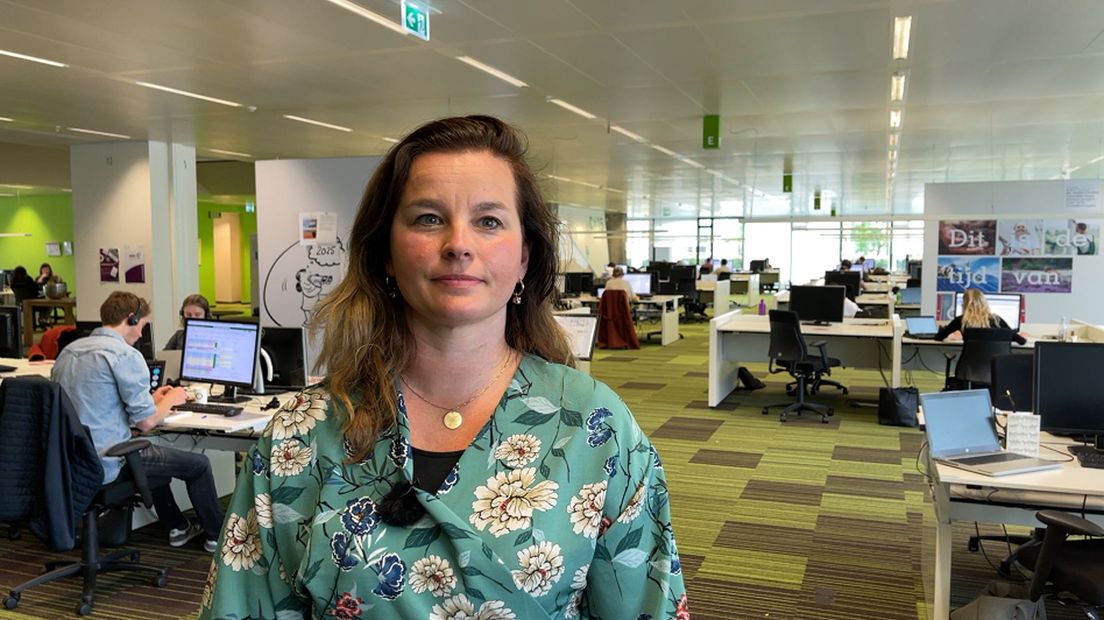 Tessa Rijntalder in het tijdelijke kantoor van de GGD in Utrecht.