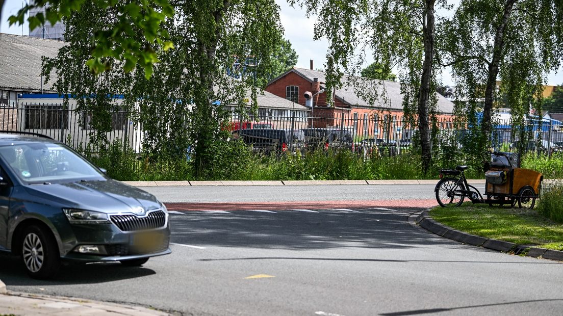 De auto kwam in botsing met de bakfiets