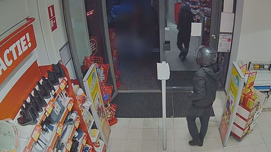 Overvaller houdt Nolan integraalhelm op om onherkenbaar te blijven