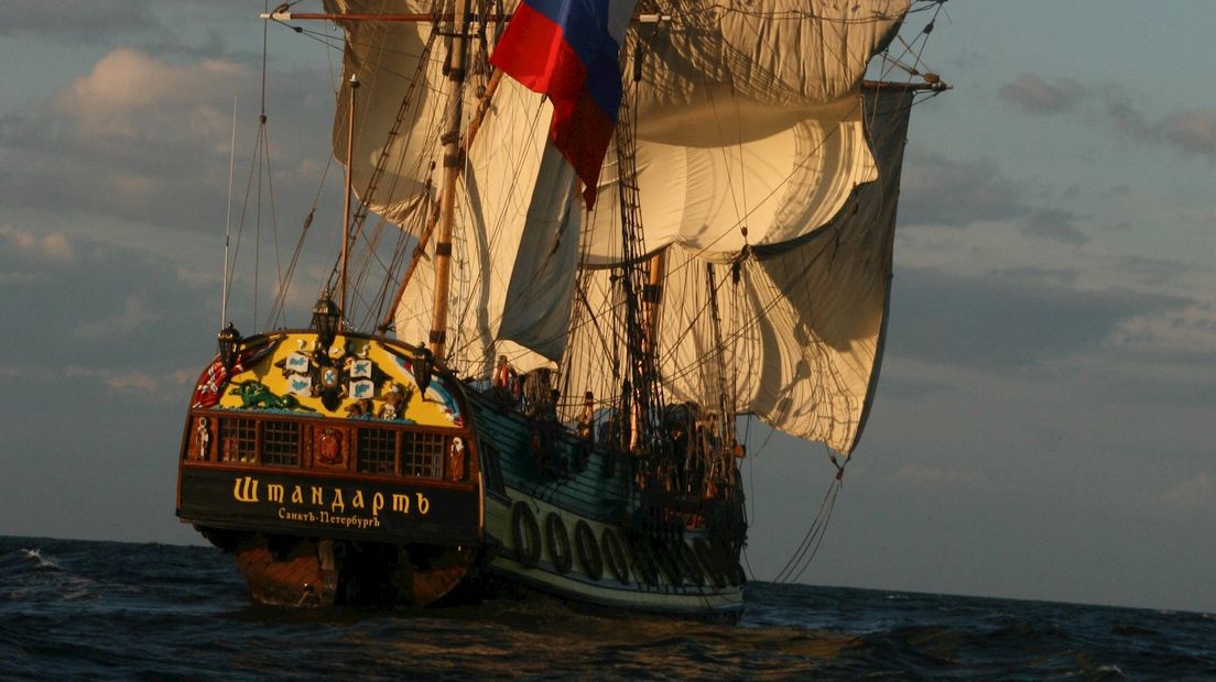 Replica Russische driemaster pronkstuk Sail Kampen 2014