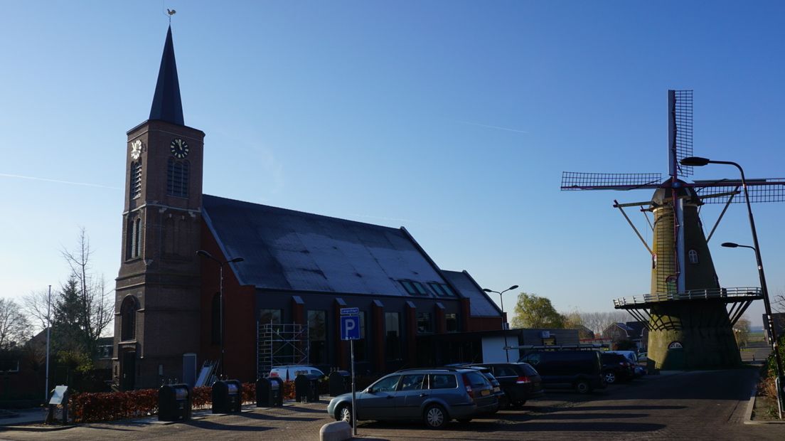 Kerk Hoek uit de as herrezen (video)