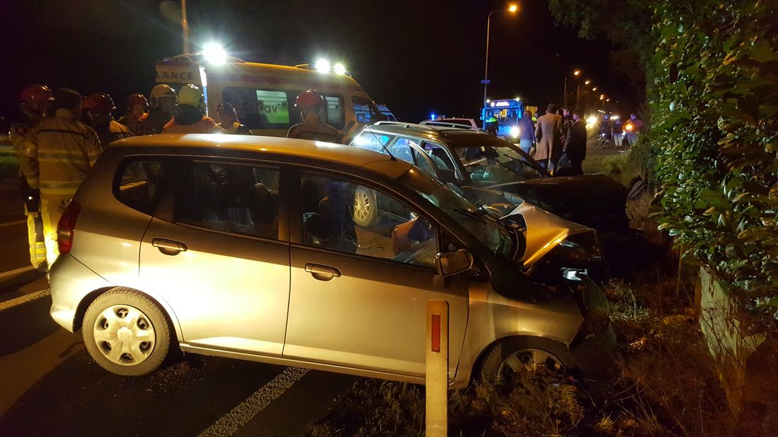 Bij een ongeluk op de N348 in Epse (gemeente Lochem) is zaterdagavond één gewonde gevallen. De weg is door het ongeluk ook afgesloten.