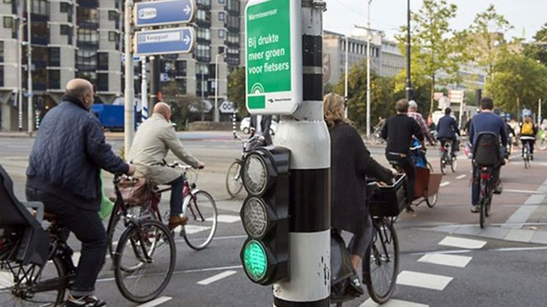 Rotterdam waagt weer een poging met 'tegelijk groen'.