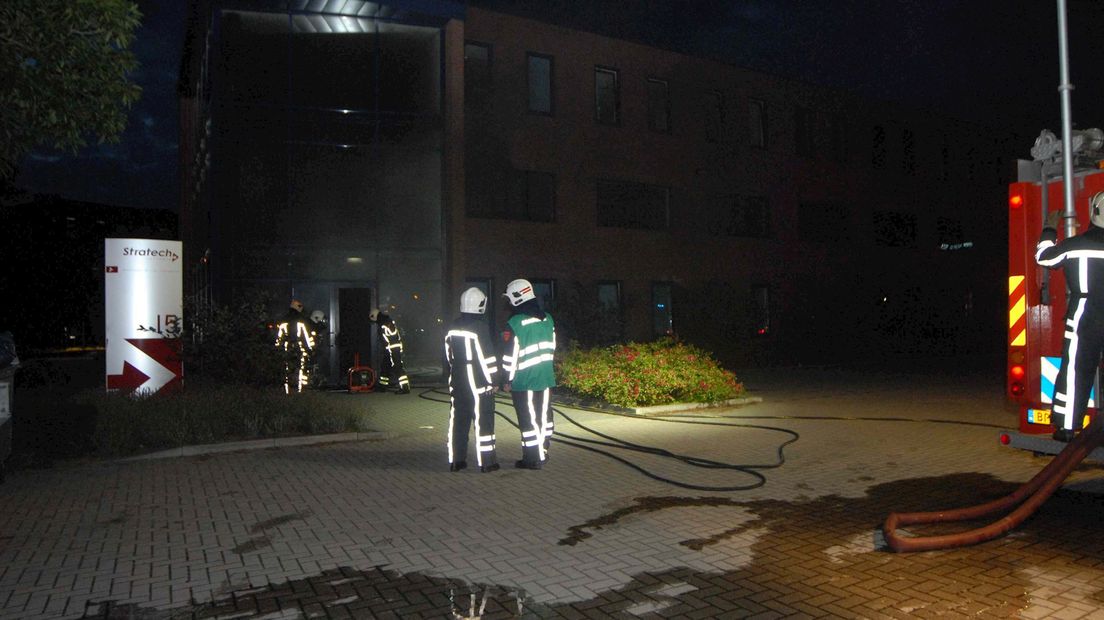 Kantoorgebouw vol rook