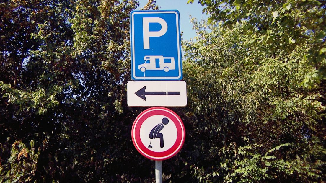 Bord: verboden te poepen bij camperplaats in Terneuzen