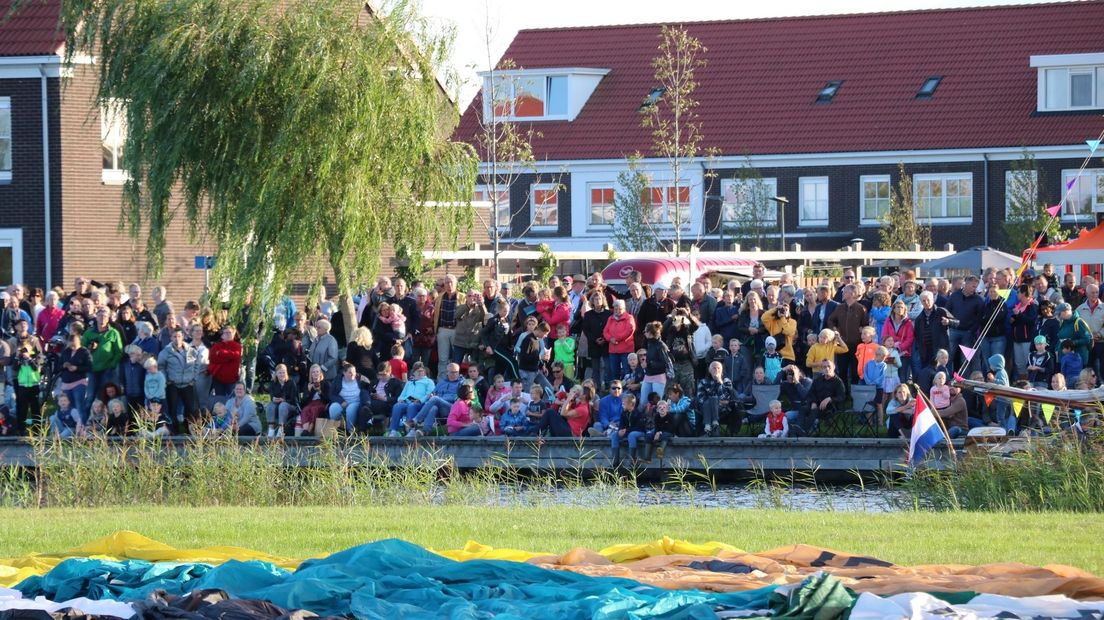 De ballonnen trokken veel publiek in Meerstad