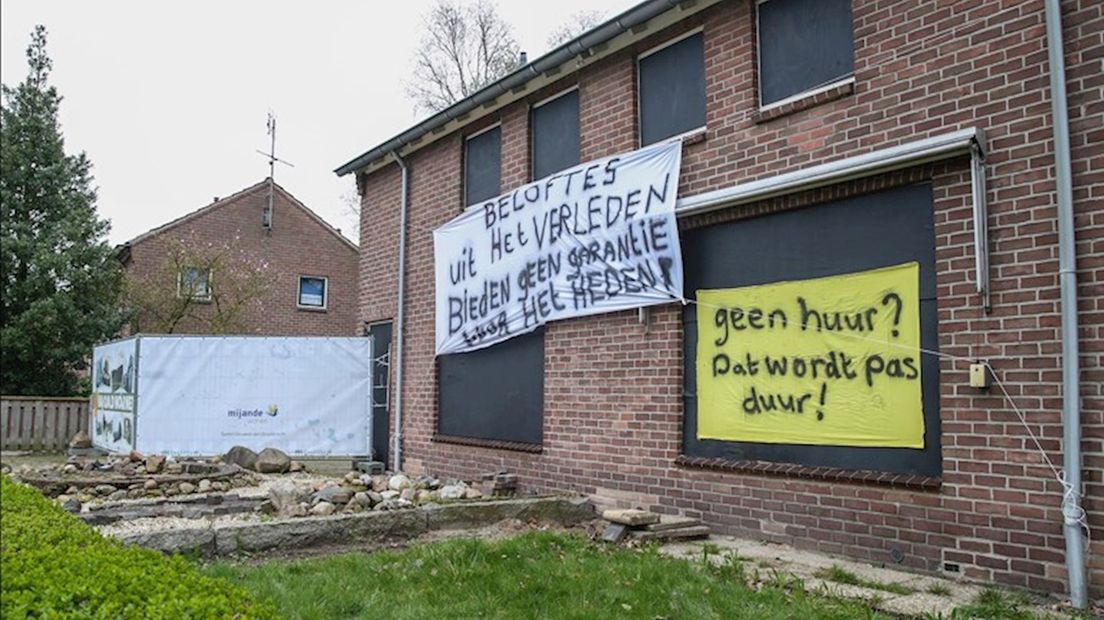 Felle protesten deze zomer in de Oale Bouw in Westerhaar tegen de plannen van Mijande Wonen