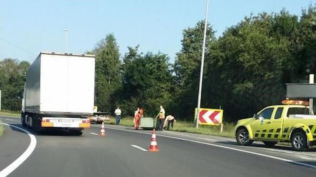 Vrachtwagen verliest lading
