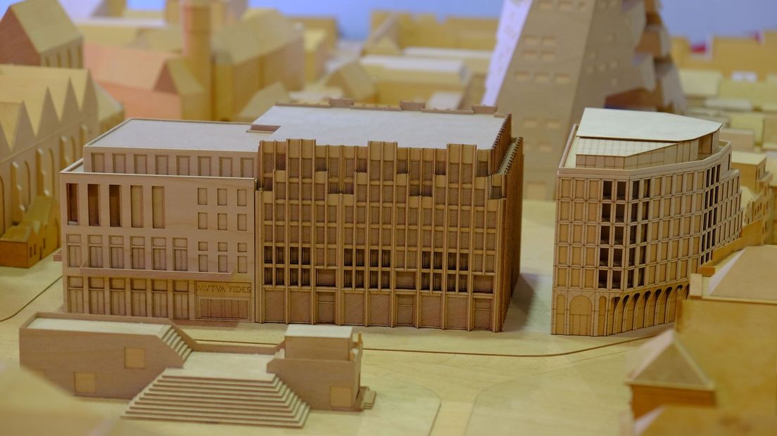 De maquette van de nieuwe oostwand