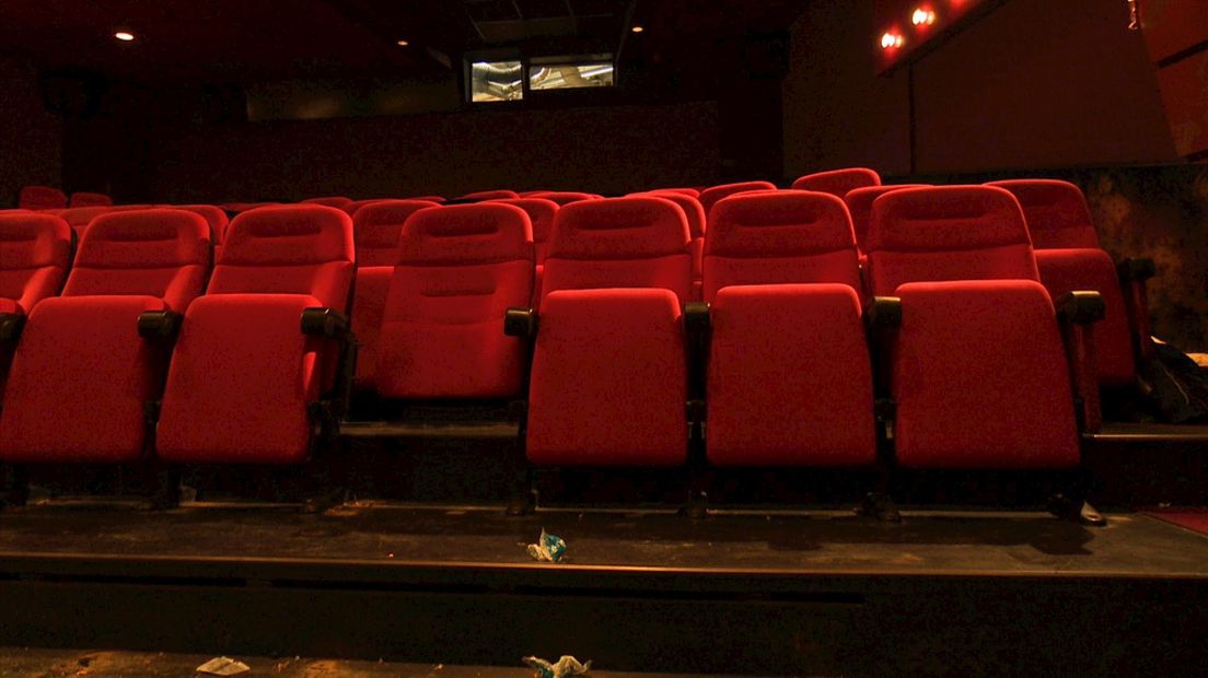 Veel belangstelling voor verkoop bioscoopstoelen Cinema de Kroon