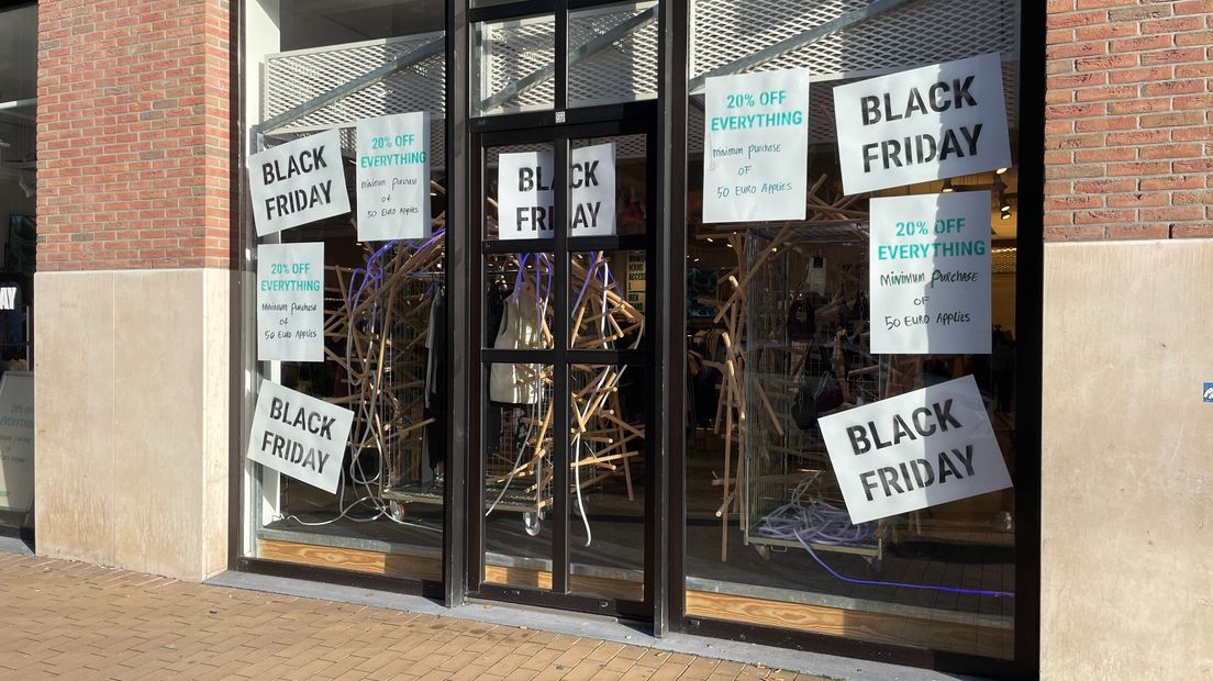 Een winkelpand in Stad waar ze Black Friday-kortingen hebben
