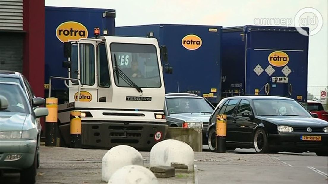 Vakbond FNV doet aan stemmingmakerij en verspreidt onzin. Dat zegt het Doesburgse vervoersbedrijf Rotra. FNV stelt dat het bedrijf Roemeense chauffeurs uitbuit.