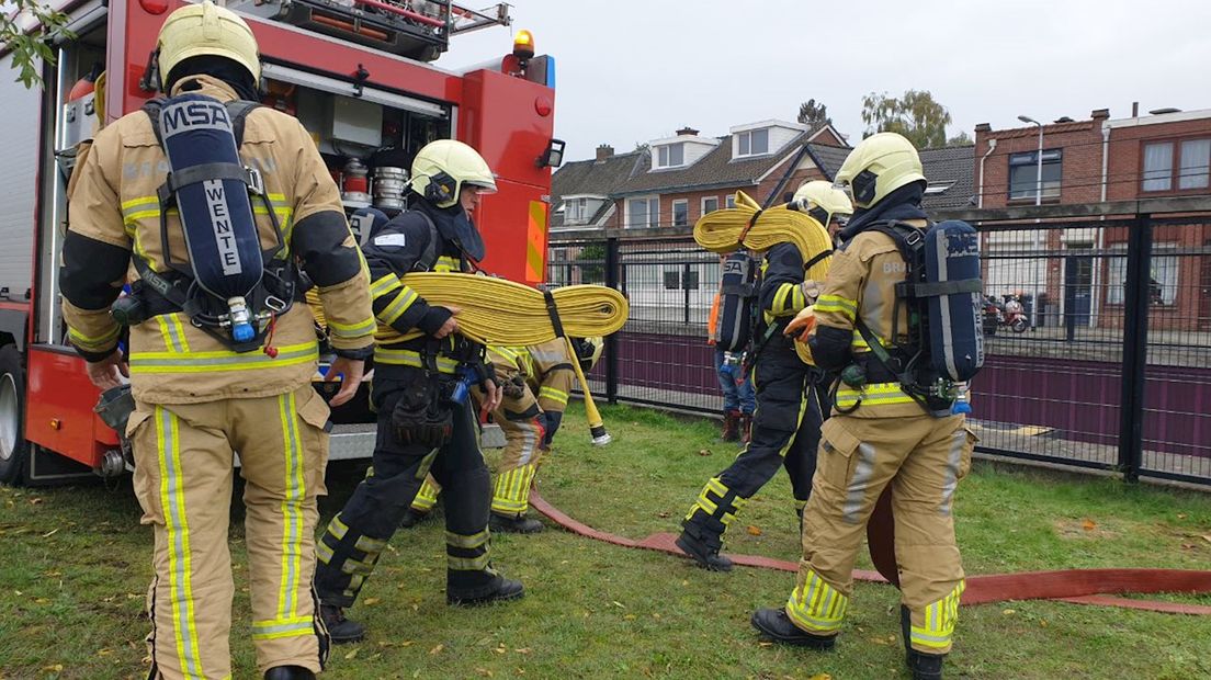 Brandweerlieden oefenen in Almelo