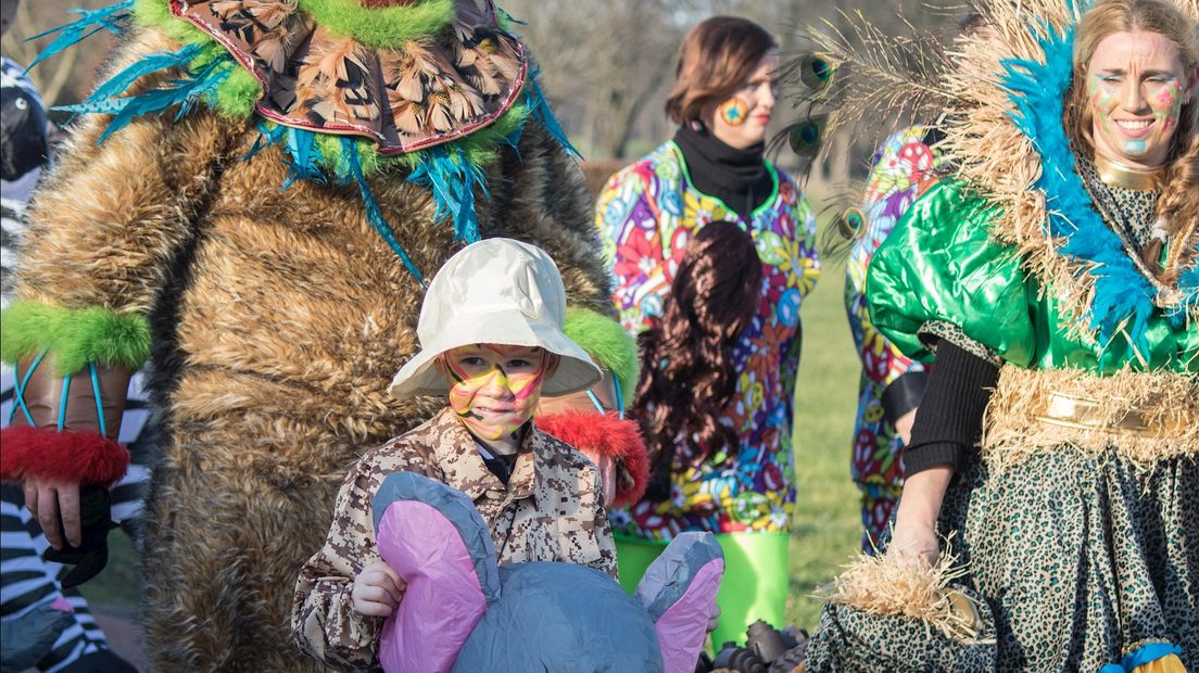 Carnaval in Langeveen is los, en hoe! - RTV Oost