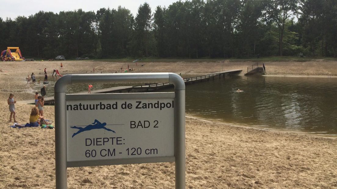 Extra toezicht bij natuurzwembad in Veenoord 'Ik wilde de handdoek in de ring gooien' RTV Drenthe