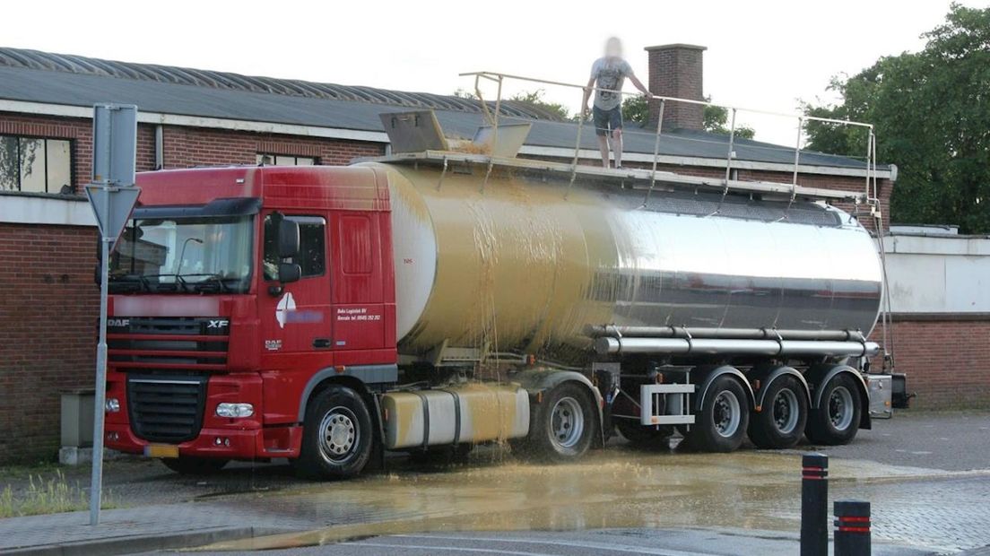 Rectificatie: Beschonken man zat niet achter het stuur van lekkende vrachtwagen