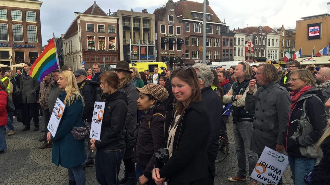 Zon 400 Wandelaars Protesteren Tegen Mishandeling Lesbisch Stel Rtv Noord 