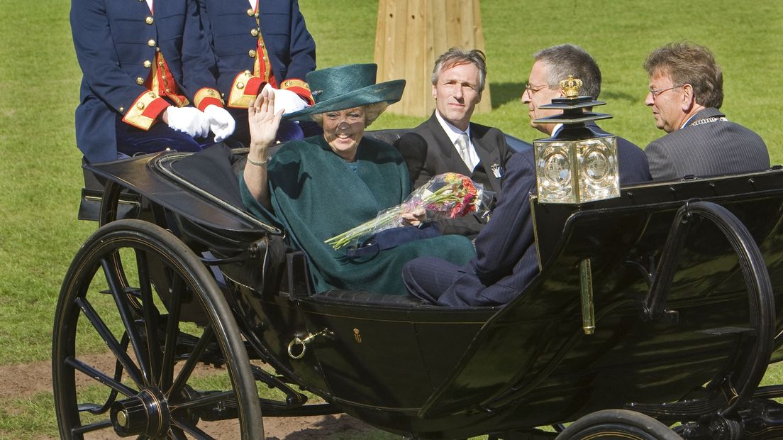 Toen nog Koningin Beatrix op de 150ste editie van Peerdespul bij Bommen Berend in 2007
