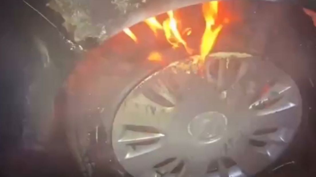Auto van karpervisser in brand gestoken in Olst