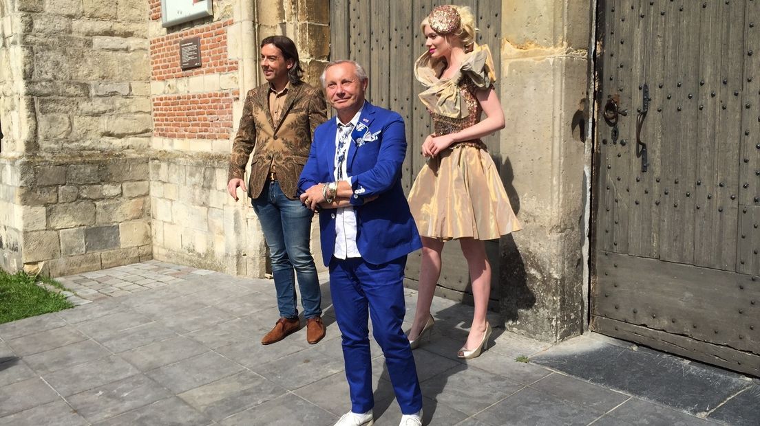 Mode ontwerper Ronald Kolk bezoekt Grote Kerk in Goes