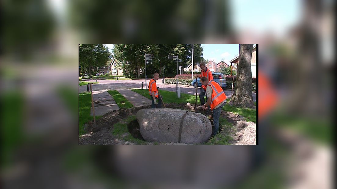 De poppestien wurdt teplak brocht