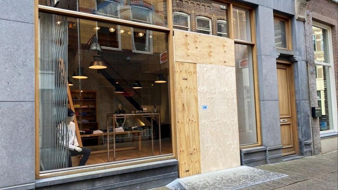 Kledingwinkel in Deventer opnieuw doelwit van inbraak