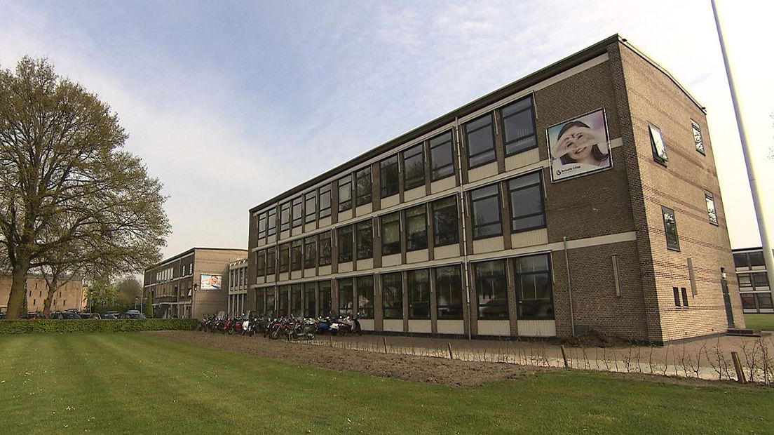 Leerlingen Bonhoeffer College bij aanslag in Parijs