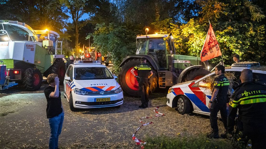 Vijf Overijsselaars veroordeeld tot 100 uur taakstraf voor aandeel in rellen bij huis stikstofminist
