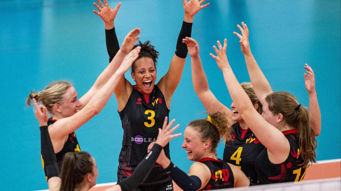 De volleybalsters van VV Utrecht in de bekerfinale van vorig seizoen tegen Sliedrecht Sport. Uiteindelijk verloren ze met 3-1.