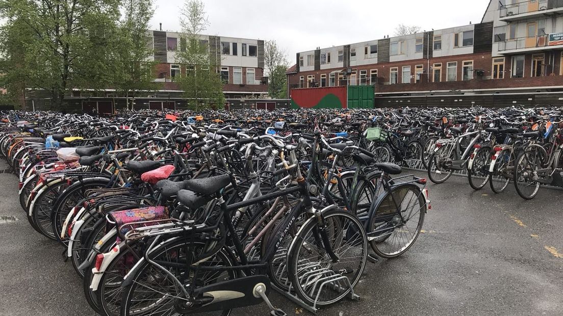Het fietsdepot aan de Oosterhamrikkade