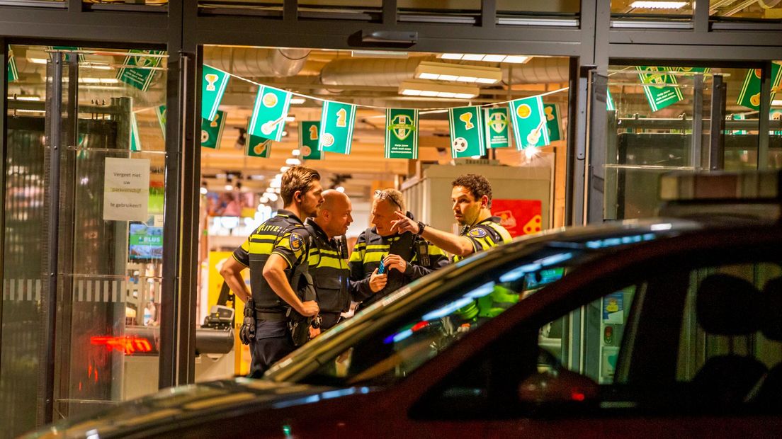 Abcoude in rep en roer na gewelddadige overval op Plus-supermarkt - RTV Utrecht
