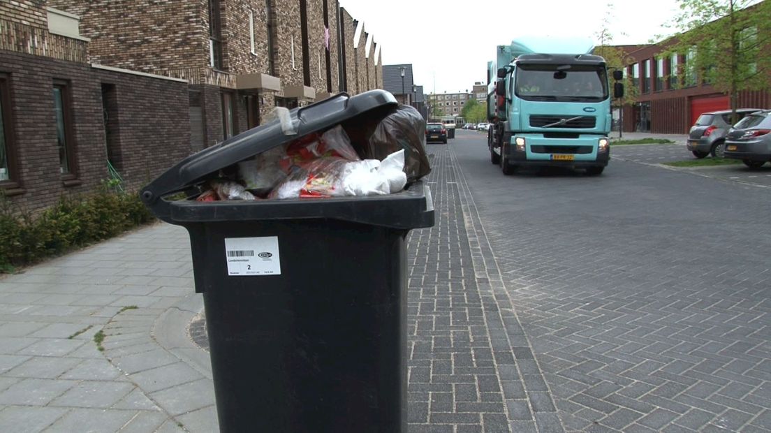 Te volle vuilcontainers werden vandaag niet geleegd in Deventer
