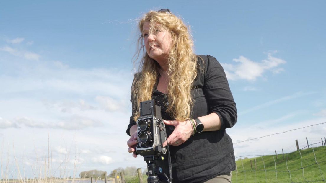 Chantal maakt elke dag foto's op dezelfde plek aan Reitdiep - RTV Noord