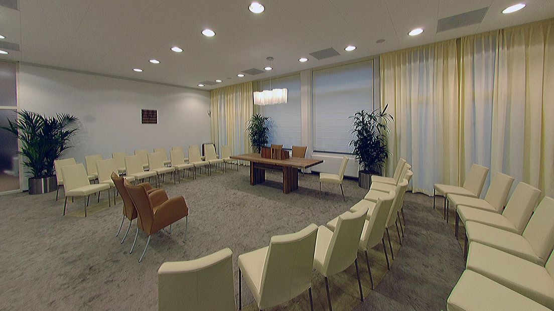 Vroeger kon je in deze zaal trouwen in het stadsdeelkantoor Loosduinen
