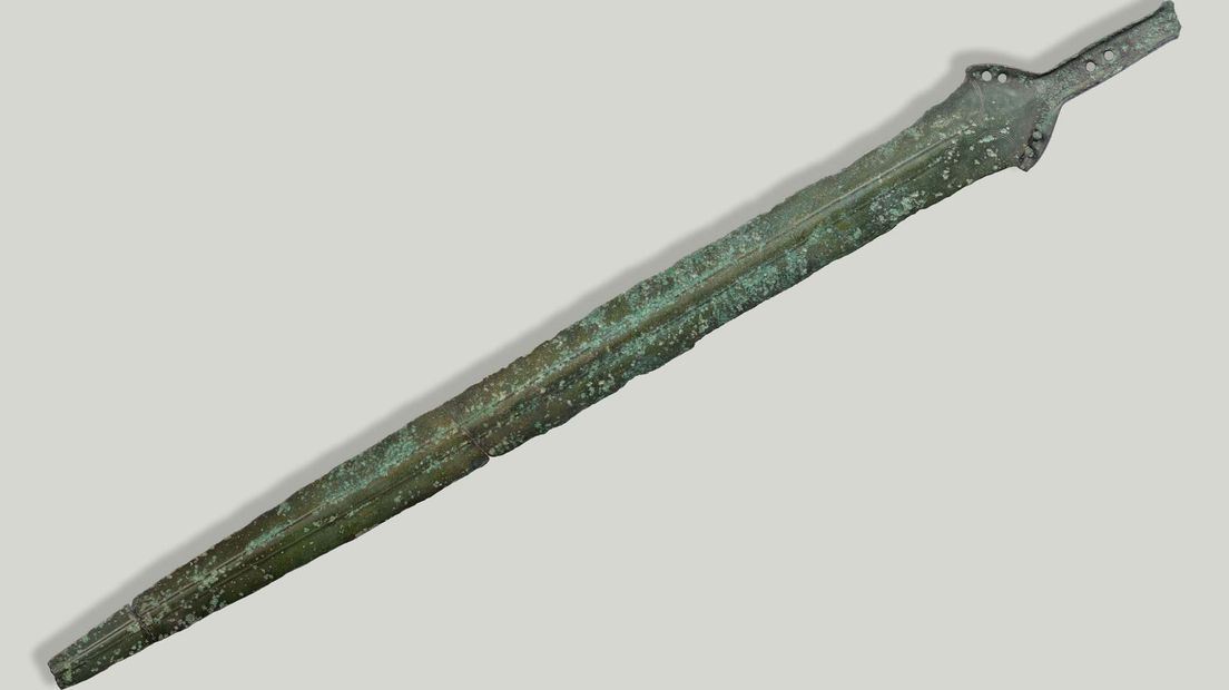 Het bronzen zwaard is van ongeveer 1000  jaar voor Christus