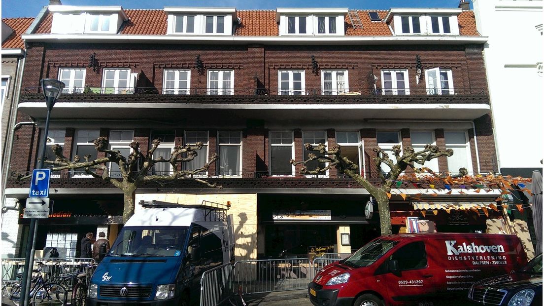 Het studentencomplex boven de shoarmazaak