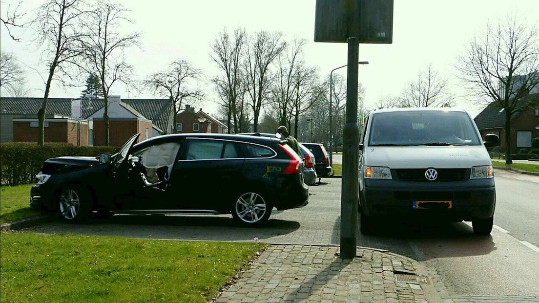 Auto moet worden weggesleept