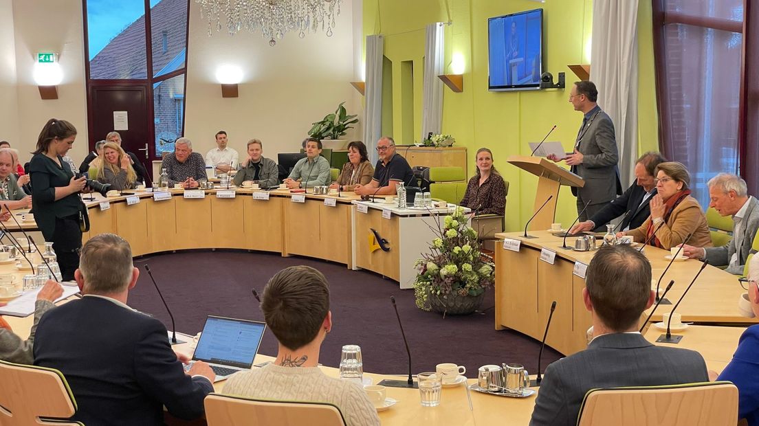 Een dag na de installatie van de gemeenteraad is het advies van de informateur gepresenteerd