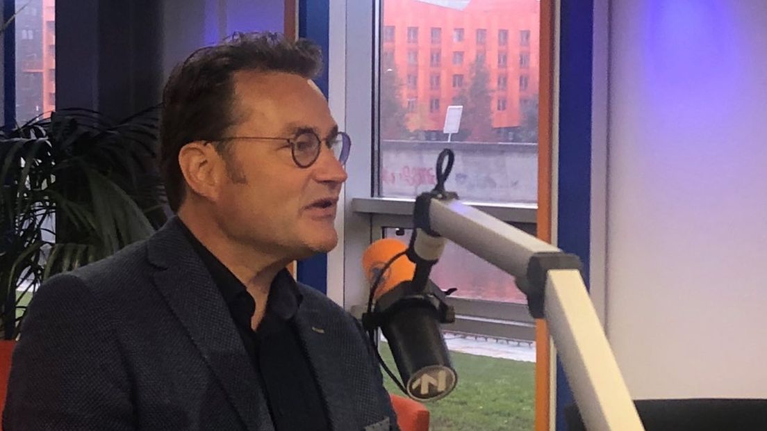 Arno Rutte in de studio van Radio Noord