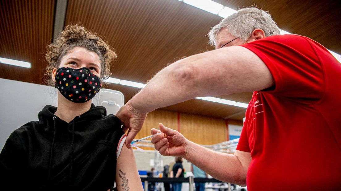Een boosterprik wordt gezet