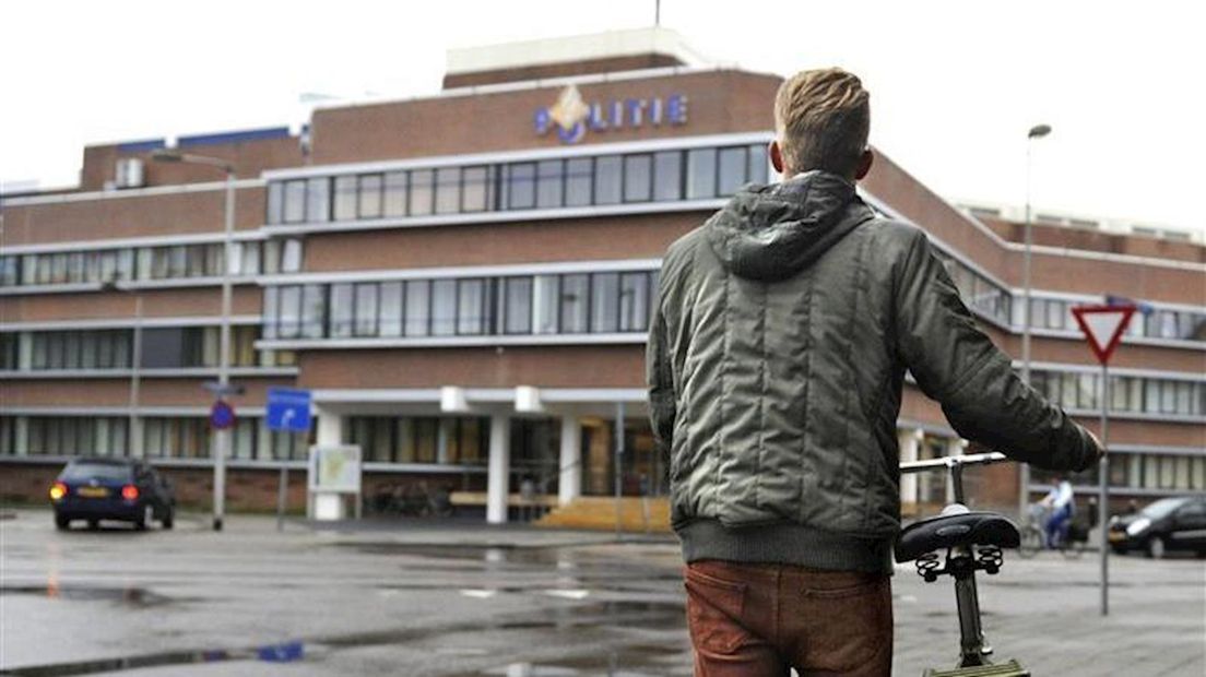Alleen het politiebureau in het centrum van Enschede blijft open voor publiek
