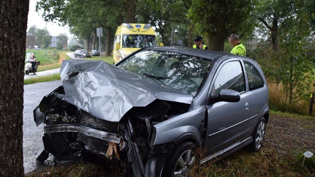 Frontale Botsing Met Boom In Nieuw Roden RTV Drenthe