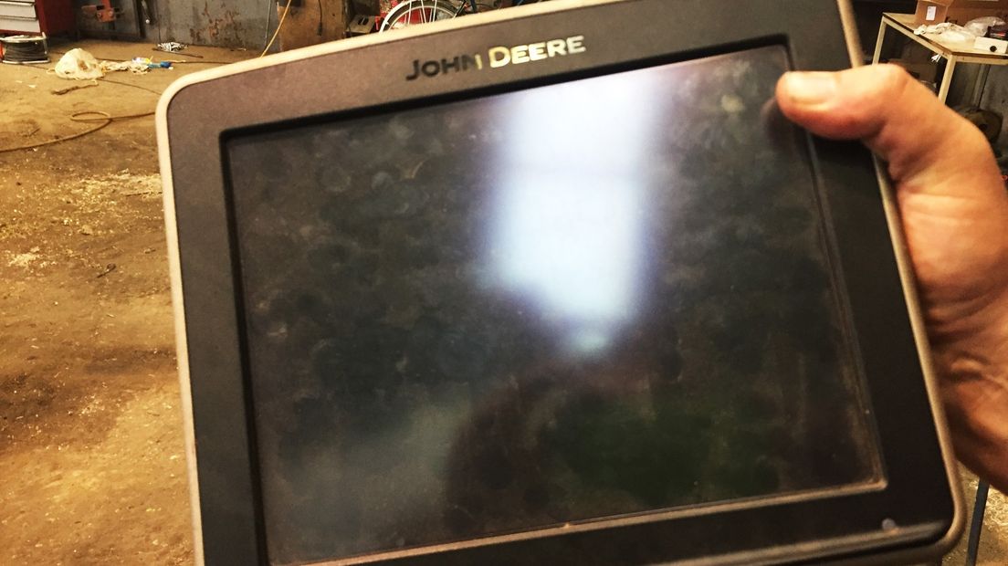 Ook peperdure schermen van het merk John Deere zijn bij de dieven in trek