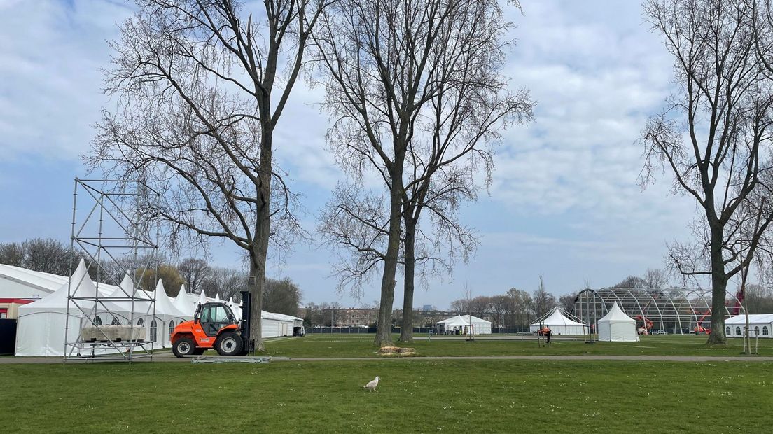 Sportdorp in aanbouw in Zuiderpark voor Invictus Games